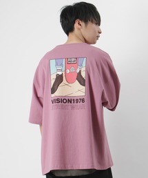 VISION STREET WEAR（ヴィジョンストリートウェア）の「【VISION STREET  WEAR/ヴィジョンストリートウェア】レトロイラスト シューズ＆スケートボード 半袖Tシャツ（Tシャツ/カットソー・メンズ）」