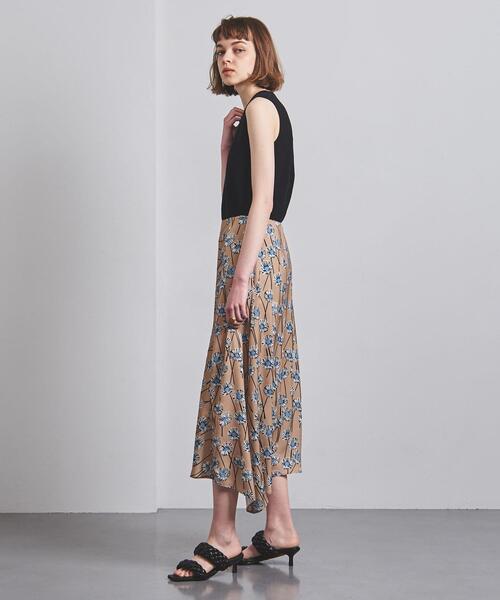 UNITED ARROWS（ユナイテッドアローズ）の「UGCC フラワー イレギュラー フレアスカート◆（スカート・レディース・ベージュ/ネイビー・40/38/36）」の4枚目の写真