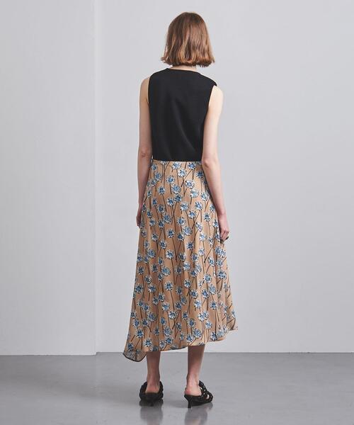 UNITED ARROWS（ユナイテッドアローズ）の「UGCC フラワー イレギュラー フレアスカート◆（スカート・レディース・ベージュ/ネイビー・40/38/36）」の3枚目の写真