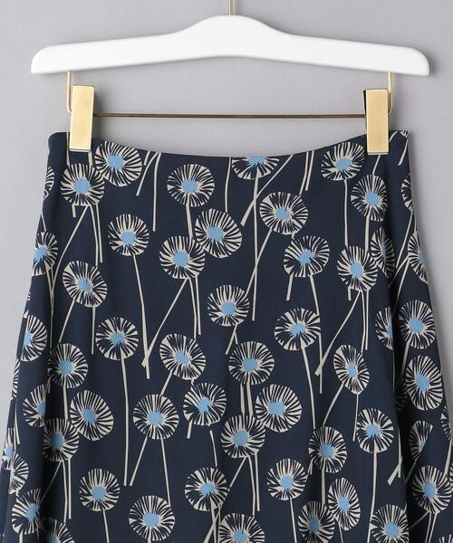 UNITED ARROWS（ユナイテッドアローズ）の「UGCC フラワー イレギュラー フレアスカート◆（スカート・レディース・ベージュ/ネイビー・40/38/36）」の13枚目の写真
