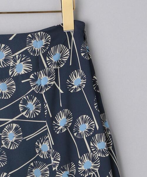 UNITED ARROWS（ユナイテッドアローズ）の「UGCC フラワー イレギュラー フレアスカート◆（スカート・レディース・ベージュ/ネイビー・40/38/36）」の14枚目の写真