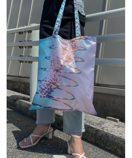 SLY（スライ）の「PHOTO SATIN BAG WITH CASE/フォトサテンバッグ（トートバッグ・レディース・ターコイズブルー/ブラック系その他2・FREE）」の19枚目の写真