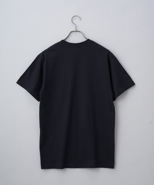 KNOW WAVE（ノウ ウェイブ）の「【KNOW WAVE / ノウ ウェーブ】SERIF POCKET TEE/ワンポイントロゴプリントポケットTシャツ（Tシャツ/カットソー・メンズ・ブラック/ホワイト・MEDIUM/LARGE）」の10枚目の写真