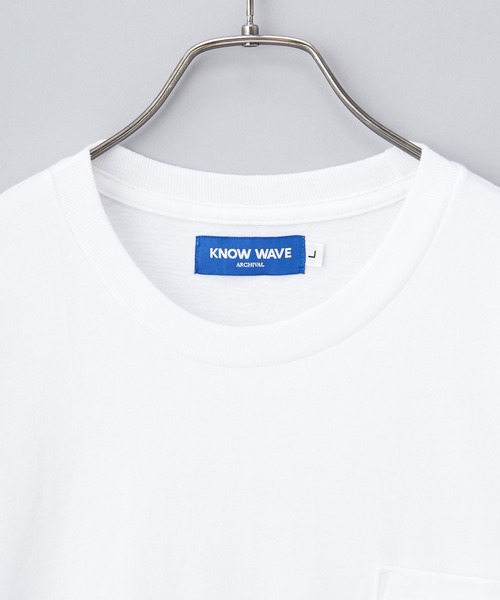 KNOW WAVE（ノウ ウェイブ）の「【KNOW WAVE / ノウ ウェーブ】SERIF POCKET TEE/ワンポイントロゴプリントポケットTシャツ（Tシャツ/カットソー・メンズ・ブラック/ホワイト・MEDIUM/LARGE）」の5枚目の写真
