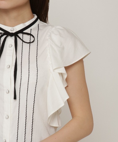 REDYAZEL（レディアゼル）の「袖フレアリボンタイブラウス（シャツ/ブラウス・レディース・オフホワイト/パープル/ネイビー・SMALL/MEDIUM）」の5枚目の写真