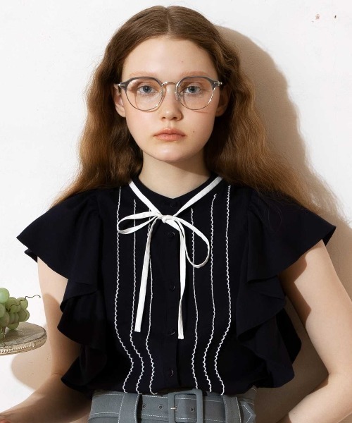 REDYAZEL（レディアゼル）の「袖フレアリボンタイブラウス（シャツ/ブラウス・レディース・オフホワイト/パープル/ネイビー・SMALL/MEDIUM）」の7枚目の写真