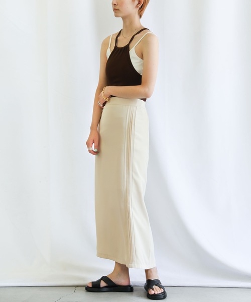 select MOCA(セレクトモカ)の「ピンタックニュアンスタイトスカート(スカート・レディース・アイボリー/ベージュ・SMALL/MEDIUM)」の7枚目の写真