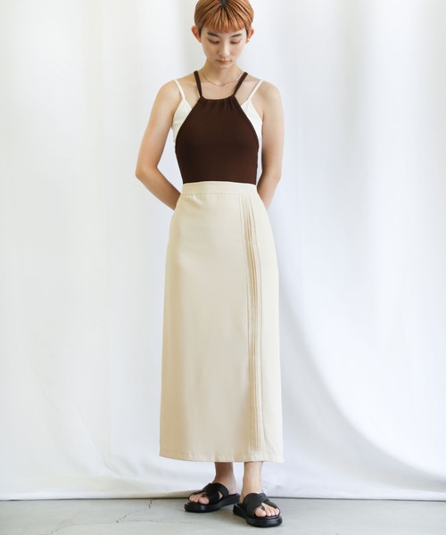 select MOCA(セレクトモカ)の「ピンタックニュアンスタイトスカート(スカート・レディース・アイボリー/ベージュ・SMALL/MEDIUM)」の3枚目の写真