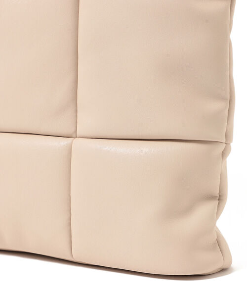 Ray BEAMS(レイビームス)の「MOHI × Ray BEAMS / 別注 キルティング バッグ(トートバッグ・レディース・ブラック/ベージュ・ONE SIZE)」の13枚目の写真