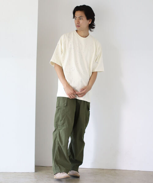BEAMS（ビームス）の「BEAMS / ルーズ スプラッシュ Tシャツ（Tシャツ/カットソー・メンズ・ホワイト/キナリ・SMALL/MEDIUM/LARGE/X-LARGE）」の5枚目の写真