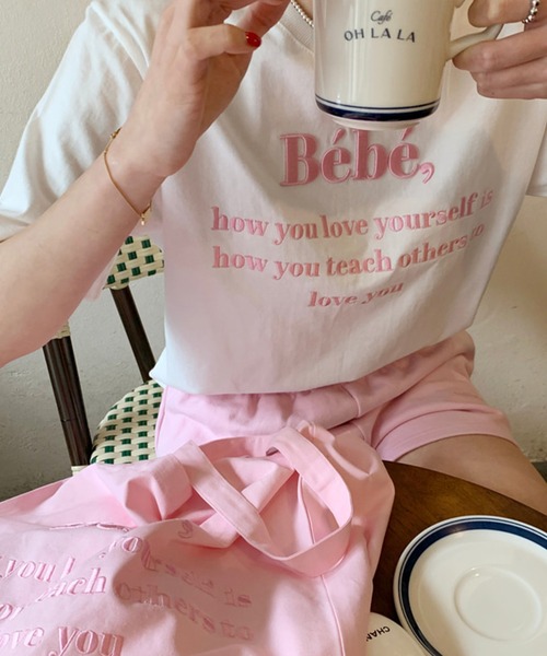 JUNOAH(ジュノア)の「刺繍ロゴTシャツ(Tシャツ/カットソー・レディース・ホワイト/ブラック/ネイビー/グレー/ピンク・FREE)」の1枚目の写真