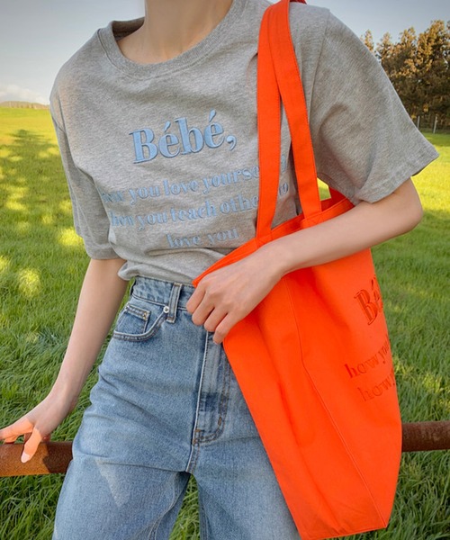 JUNOAH(ジュノア)の「刺繍ロゴTシャツ(Tシャツ/カットソー・レディース・ホワイト/ブラック/ネイビー/グレー/ピンク・FREE)」の6枚目の写真