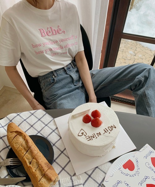 JUNOAH(ジュノア)の「刺繍ロゴTシャツ(Tシャツ/カットソー・レディース・ホワイト/ブラック/ネイビー/グレー/ピンク・FREE)」の19枚目の写真