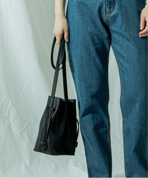 ANGIE(アンジー)の「2way巾着BAG(ショルダーバッグ・レディース・ブラック/ベージュ/ブラウン・FREE)」の1枚目の写真