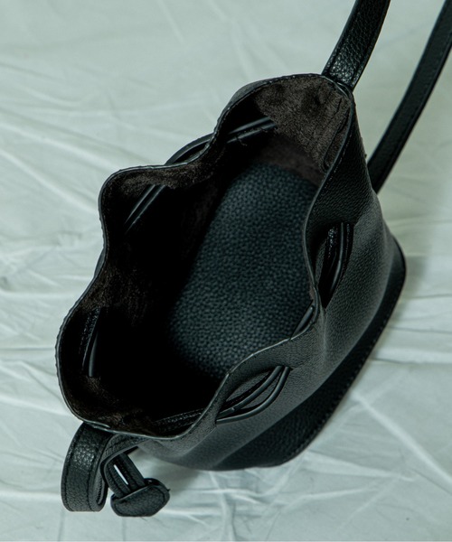 ANGIE(アンジー)の「2way巾着BAG(ショルダーバッグ・レディース・ブラック/ベージュ/ブラウン・FREE)」の8枚目の写真