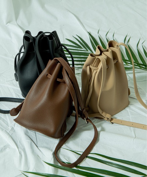 ANGIE(アンジー)の「2way巾着BAG(ショルダーバッグ・レディース・ブラック/ベージュ/ブラウン・FREE)」の6枚目の写真