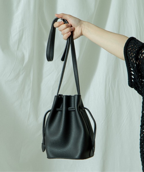 ANGIE(アンジー)の「2way巾着BAG(ショルダーバッグ・レディース・ブラック/ベージュ/ブラウン・FREE)」の10枚目の写真