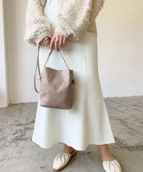 LIAN（リアン）の「【Made in Japan】ソフトレザーミニマルショルダーバッグ（ショルダーバッグ・レディース・オフホワイト/ブラック/ベージュ/グレイッシュベージュ・FREE）」の10枚目の写真