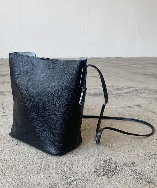 LIAN（リアン）の「【Made in Japan】ソフトレザーミニマルショルダーバッグ（ショルダーバッグ・レディース・オフホワイト/ブラック/ベージュ/グレイッシュベージュ・FREE）」の12枚目の写真