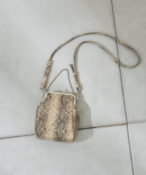 Chico（チコ）の「【新色追加】がま口ミニショルダーバック（ショルダーバッグ・レディース・アイボリー/ブラック/パイソン/ブラウン/ブラック系その他・FREE）」の22枚目の写真