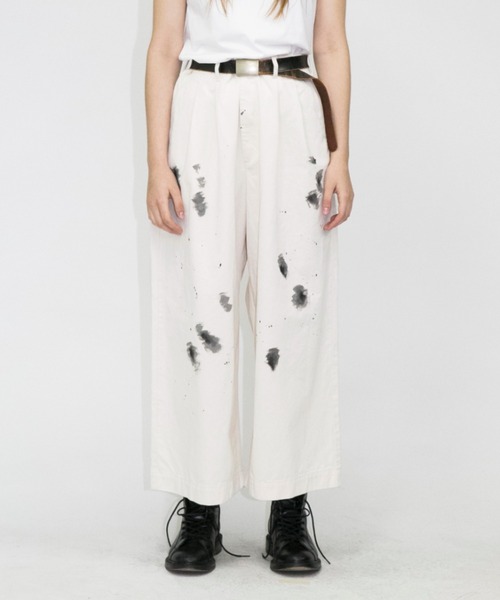 my beautiful landlet(マイビューティフルランドレット)の「【my beautiful landlet】 chino tuck wide pants / paint(チノパンツ・メンズ・キナリ/ミント/チャコールグレー・1/0)」の2枚目の写真