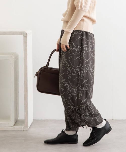 POU DOU DOU（プードゥドゥ）の「線画プリント裾ドロストパンツ（その他パンツ・レディース・ダークグレー/キナリ・3）」の3枚目の写真
