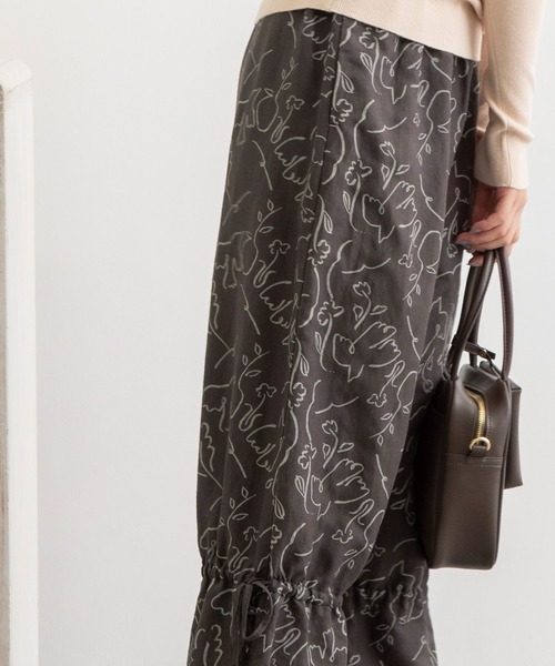 POU DOU DOU（プードゥドゥ）の「線画プリント裾ドロストパンツ（その他パンツ・レディース・ダークグレー/キナリ・3）」の6枚目の写真