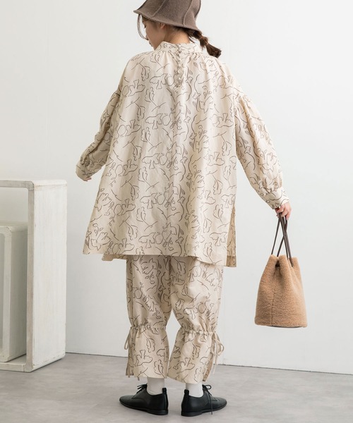 POU DOU DOU（プードゥドゥ）の「線画プリント裾ドロストパンツ（その他パンツ・レディース・ダークグレー/キナリ・3）」の19枚目の写真