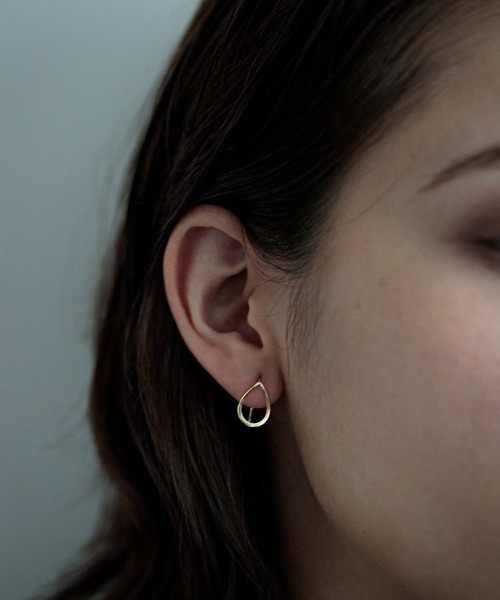 PAS TIERRA（パティエラ）の「[Ray] K10ティアーズフックピアス（ピアス（両耳用）・レディース・イエローゴールド・FREE）」の2枚目の写真