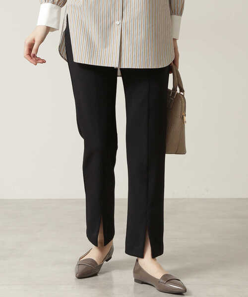 NATURAL BEAUTY BASIC（ナチュラルビューティーベーシック）の「フロントスリットパンツ（その他パンツ・レディース・ベージュ/ブラック・SMALL/MEDIUM）」の4枚目の写真