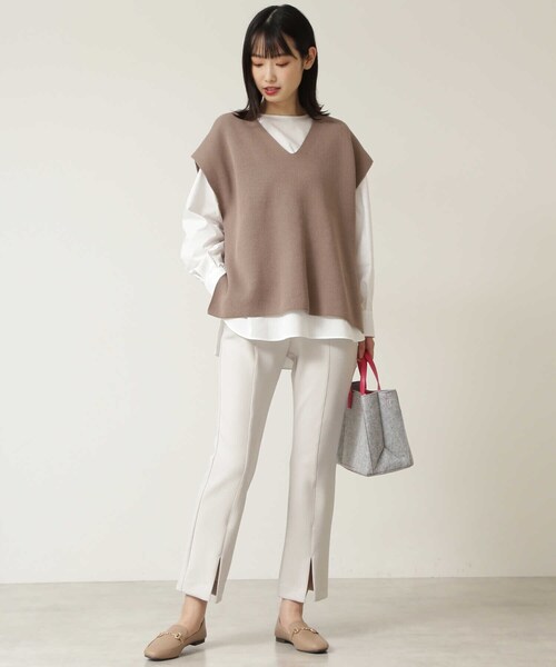 NATURAL BEAUTY BASIC（ナチュラルビューティーベーシック）の「フロントスリットパンツ（その他パンツ・レディース・ベージュ/ブラック・SMALL/MEDIUM）」の10枚目の写真