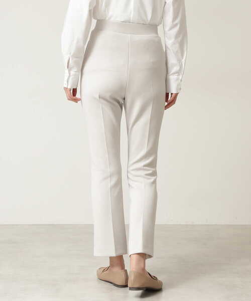 NATURAL BEAUTY BASIC（ナチュラルビューティーベーシック）の「フロントスリットパンツ（その他パンツ・レディース・ベージュ/ブラック・SMALL/MEDIUM）」の12枚目の写真