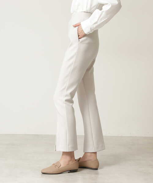 NATURAL BEAUTY BASIC（ナチュラルビューティーベーシック）の「フロントスリットパンツ（その他パンツ・レディース・ベージュ/ブラック・SMALL/MEDIUM）」の13枚目の写真