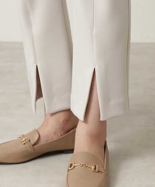 NATURAL BEAUTY BASIC（ナチュラルビューティーベーシック）の「フロントスリットパンツ（その他パンツ・レディース・ベージュ/ブラック・SMALL/MEDIUM）」の16枚目の写真