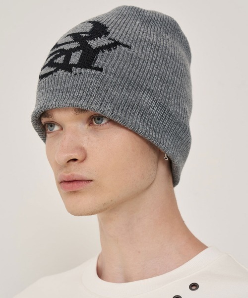 OY(オーワイ)の「『OY/オーワイ』OVERLAP LOGO BEANIE/オーバーラップ ロゴ ビーニー ニットキャップ(ニットキャップ/ビーニー・メンズ・ブラック/グレー・FREE)」の7枚目の写真