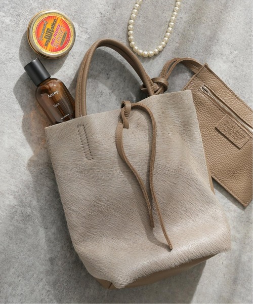 MARLON FIRENZE（マーロンフィレンツェ）の「【MARLON/マルロン】 SHOPPER MINI HALF PONY：バッグ◆（ショルダーバッグ・レディース・ブラック/キャメル/ベージュ・FREE）」の2枚目の写真