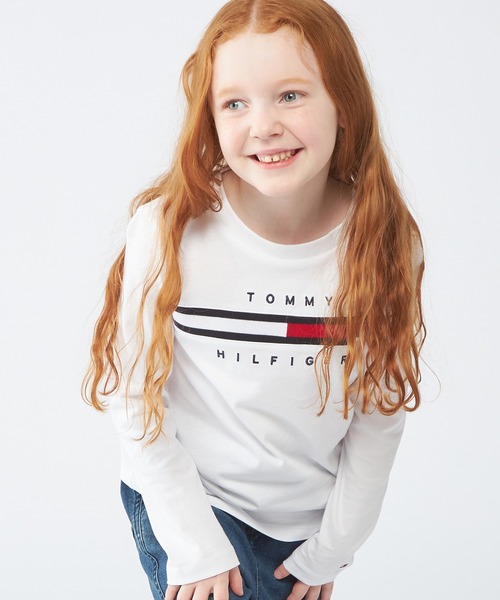 TOMMY HILFIGER(トミーヒルフィガー)の「【90~170㎝展開】ロゴロングスリーブTシャツ(Tシャツ/カットソー・キッズ・レッド/グリーン/ホワイト/ネイビー/マルチ/ネイビー系2/ブルー/ホワイト系2/オフホワイト/レッド系その他/ホワイト系3/グレー・90cm/110cm/100cm/120cm/130cm/140cm/150cm/160cm/170cm/80cm/70cm)」の5枚目の写真