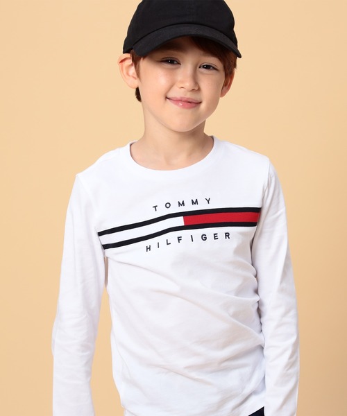 TOMMY HILFIGER(トミーヒルフィガー)の「【90~170㎝展開】ロゴロングスリーブTシャツ(Tシャツ/カットソー・キッズ・レッド/グリーン/ホワイト/ネイビー/マルチ/ネイビー系2/ブルー/ホワイト系2/オフホワイト/レッド系その他/ホワイト系3/グレー・90cm/110cm/100cm/120cm/130cm/140cm/150cm/160cm/170cm/80cm/70cm)」の13枚目の写真