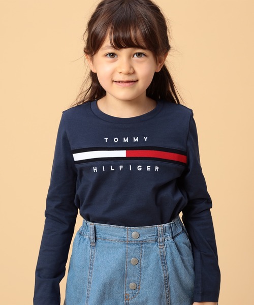 TOMMY HILFIGER(トミーヒルフィガー)の「【90~170㎝展開】ロゴロングスリーブTシャツ(Tシャツ/カットソー・キッズ・レッド/グリーン/ホワイト/ネイビー/マルチ/ネイビー系2/ブルー/ホワイト系2/オフホワイト/レッド系その他/ホワイト系3/グレー・90cm/110cm/100cm/120cm/130cm/140cm/150cm/160cm/170cm/80cm/70cm)」の20枚目の写真