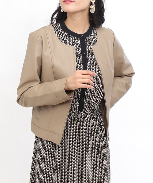 TRUDEA(トルディア)の「エコレザーブルゾン(ブルゾン・レディース・ブラック/ベージュ/アイボリー・MEDIUM/LARGE)」の3枚目の写真