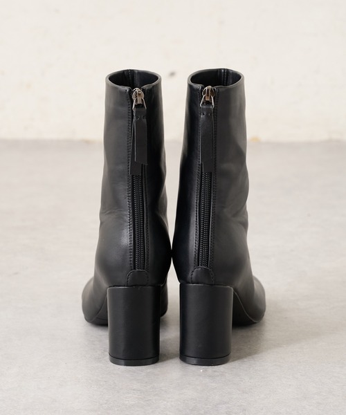 Lui's（ルイス）の「センターステッチラウンドトゥショートブーツ（ブーツ・レディース・ブラック/アイボリー・23cm/24cm/25cm）」の11枚目の写真