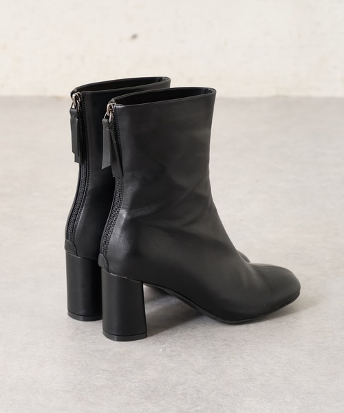 Lui's（ルイス）の「センターステッチラウンドトゥショートブーツ（ブーツ・レディース・ブラック/アイボリー・23cm/24cm/25cm）」の4枚目の写真