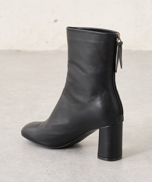 Lui's（ルイス）の「センターステッチラウンドトゥショートブーツ（ブーツ・レディース・ブラック/アイボリー・23cm/24cm/25cm）」の10枚目の写真