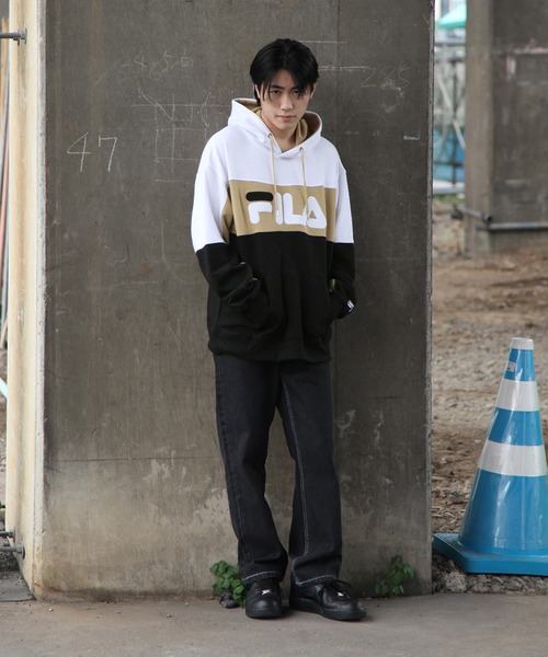 FILA（フィラ）の「【FILA】 バイカラープルパーカー（パーカー・レディース・ブラック/ダークグリーン/ネイビー・MEDIUM/LARGE/X-LARGE）」の14枚目の写真