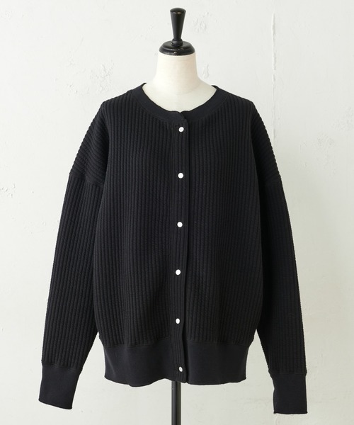 BEARDSLEY(ビアズリー)の「スナップボタンを全部留めてプルオーバーで着るのも人気 キルトフウスナップカーデ(カーディガン/ボレロ・レディース・ブラック・FREE)」の6枚目の写真