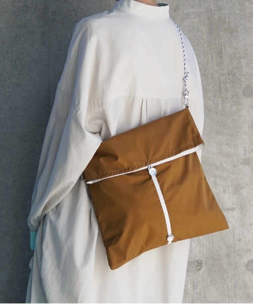 sneeuw（スニュウ）の「リップストップバッグ（ショルダーバッグ・レディース・ブラウン/ホワイト・ONESIZE）」の10枚目の写真