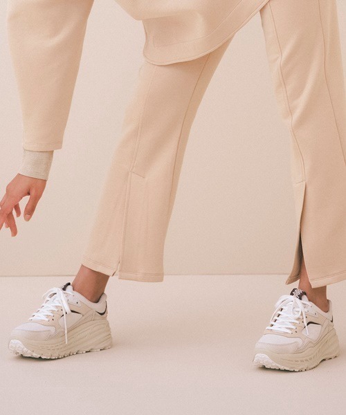 UGG（アグ）の「別注モデル【UGG for emmi】W CA805（スニーカー・レディース・ベージュ・22.5/24/24.5/25/23/23.5）」の21枚目の写真