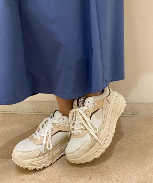 UGG（アグ）の「別注モデル【UGG for emmi】W CA805（スニーカー・レディース・ベージュ・22.5/24/24.5/25/23/23.5）」の13枚目の写真