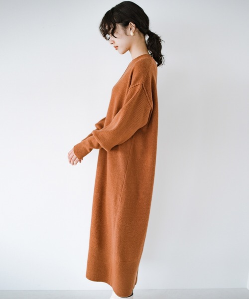 haco!（ハコ）の「楽ちんもおしゃれも譲らない！さっと着てあか抜ける　ゆるさがかわいいオーバーサイズニットワンピース by who made me（ワンピース・レディース・ベージュ/オレンジ・SMALL/MEDIUM/LARGE/X-LARGE）」の15枚目の写真
