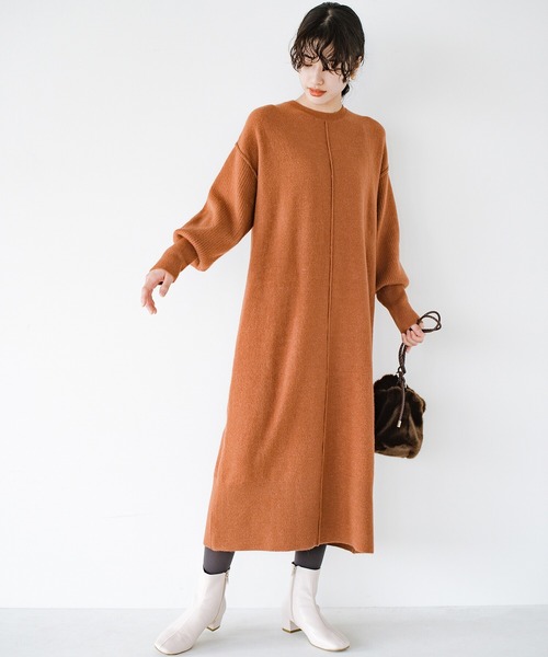 haco!（ハコ）の「楽ちんもおしゃれも譲らない！さっと着てあか抜ける　ゆるさがかわいいオーバーサイズニットワンピース by who made me（ワンピース・レディース・ベージュ/オレンジ・SMALL/MEDIUM/LARGE/X-LARGE）」の4枚目の写真